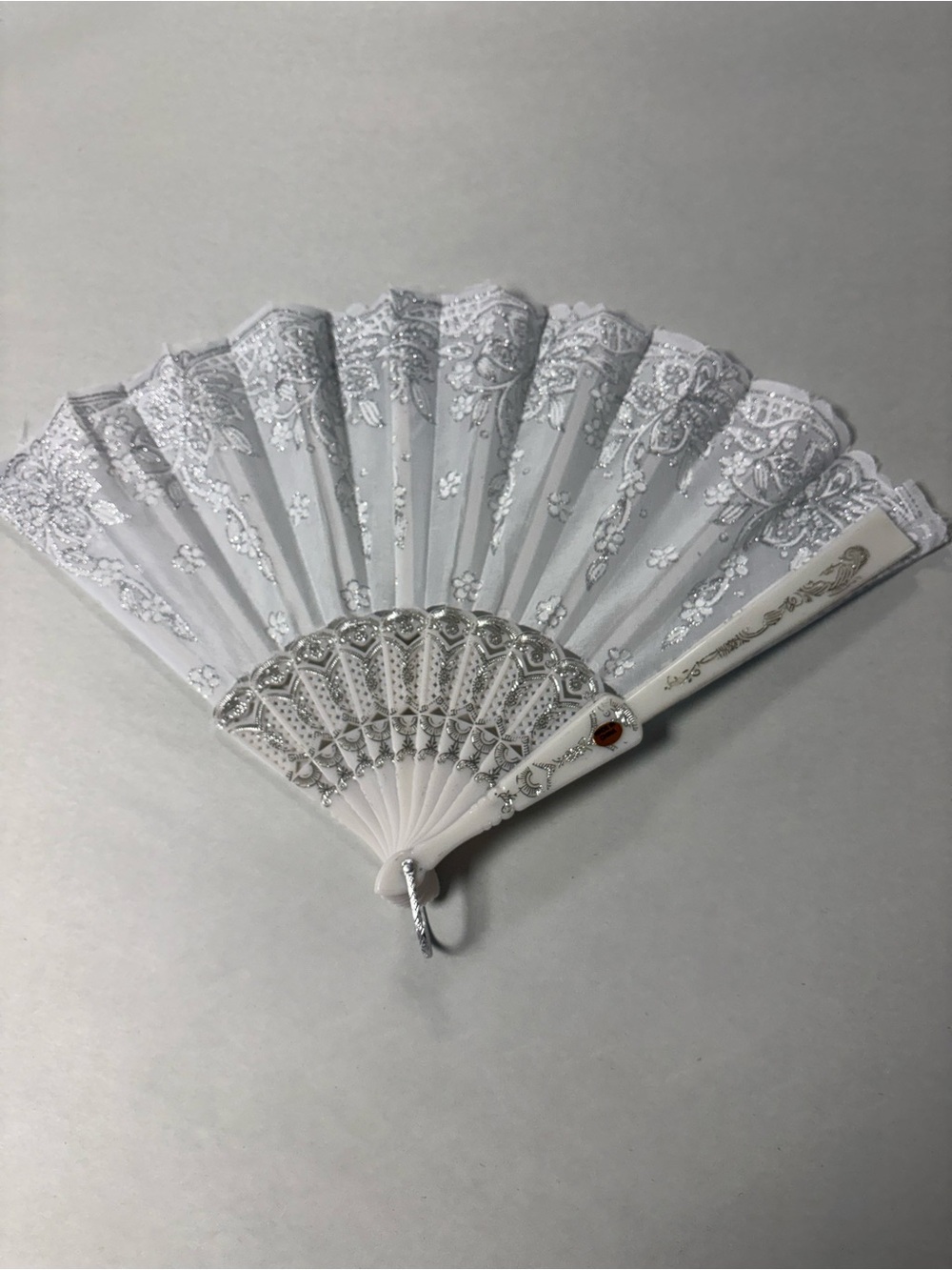 White Lace Folding Hand Fan Floral Pattern Silver Glitter Wedding - Picture 3 of 10